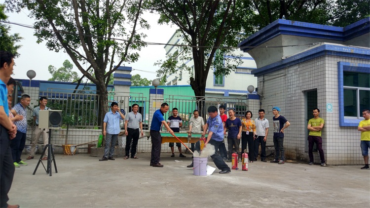 瑜利包装消防演习灭火示范.jpg